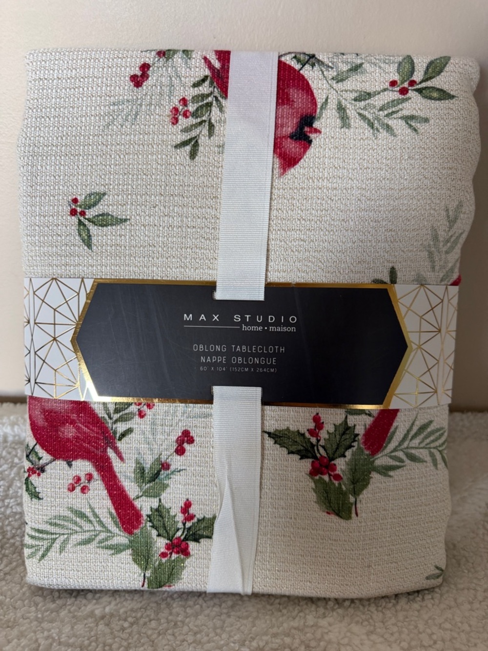 Max Studio Holiday Christmas Tablecloth Red Berry Cardinals 60x104 NEW!